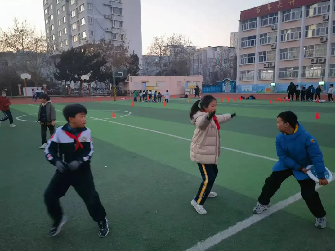 大学篮球队员如何从友谊赛中受益_0